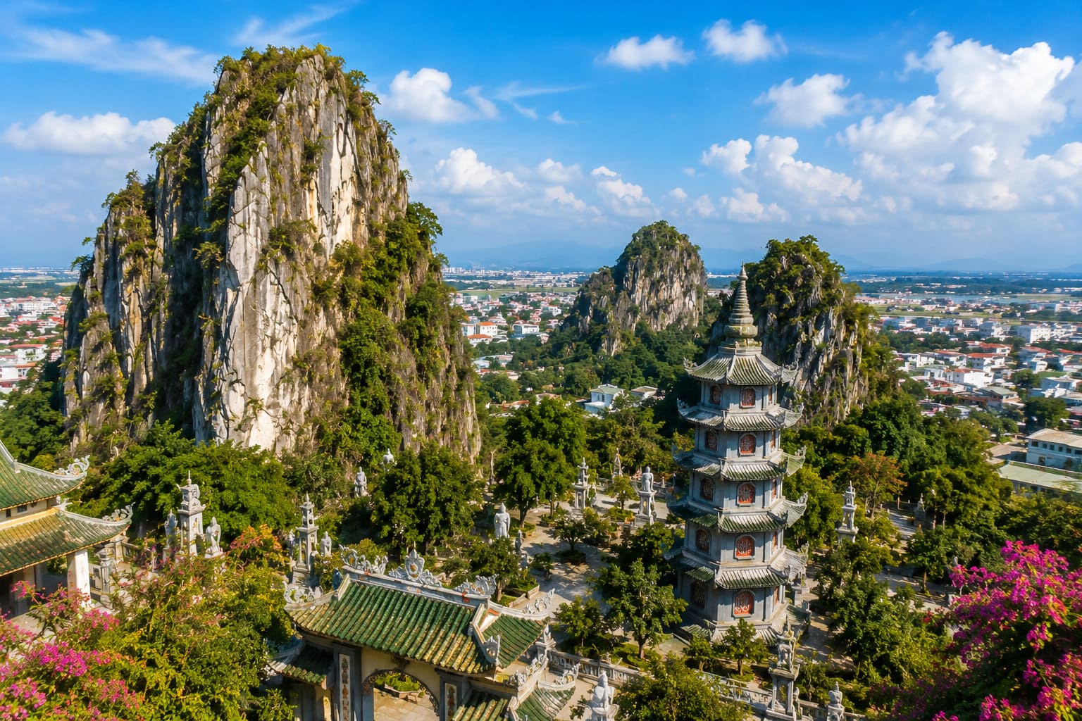 ダナンの五行山にある寺院と山の風景