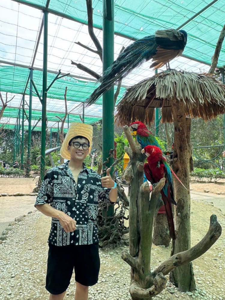 ダナン美女ライダー・イケメンガイド－Playful Tours 旅行