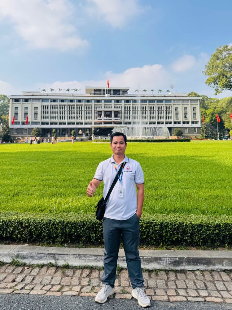 ホーチミン美女ライダー・イケメンガイド－Playful Tours 旅行