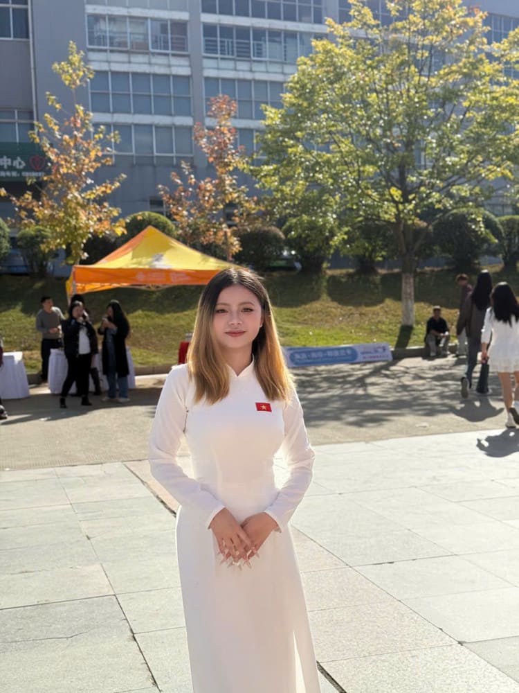 ハノイ美女ライダー・イケメンガイド－Playful Tours 旅行