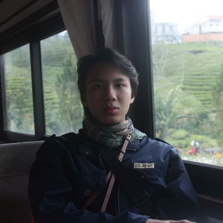 ホーチミン美女ライダー・イケメンガイド－Playful Tours 旅行