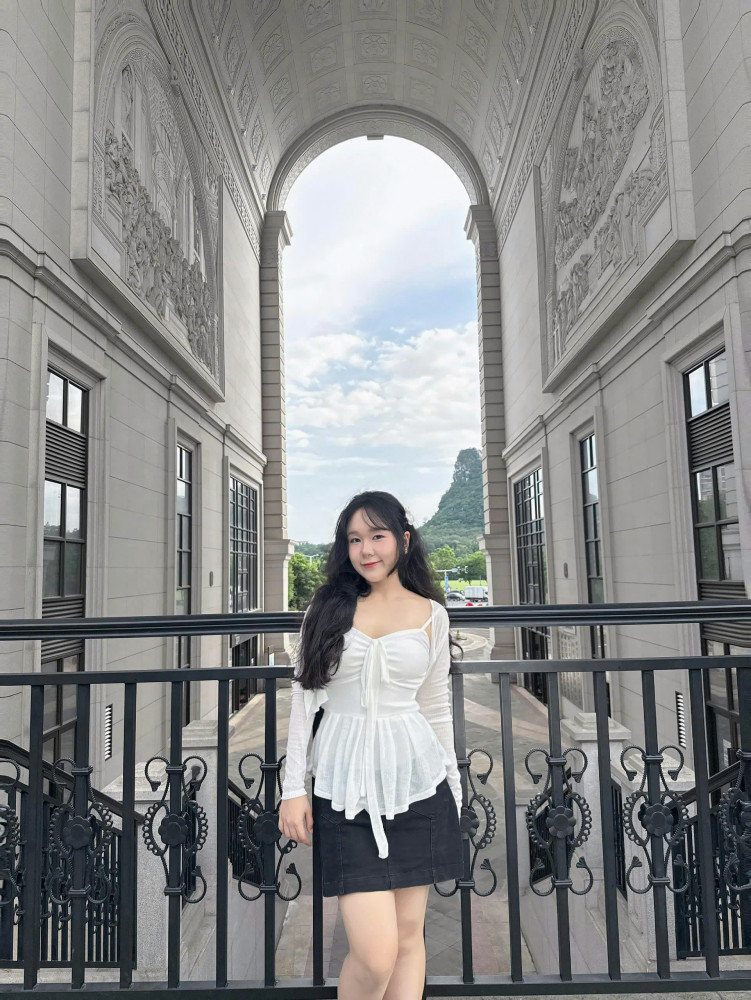 ハノイ美女ライダー・イケメンガイド－Playful Tours 旅行