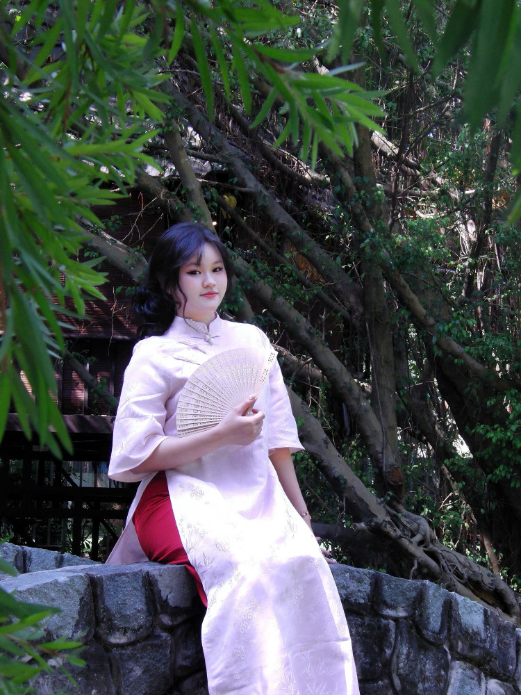 ホーチミン美女ライダー・イケメンガイド－Playful Tours 旅行