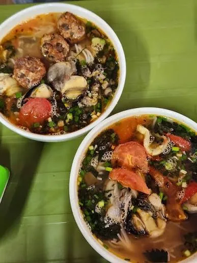 コ・フエ・タニシ麺(Bún Ốc Cô Huệ)