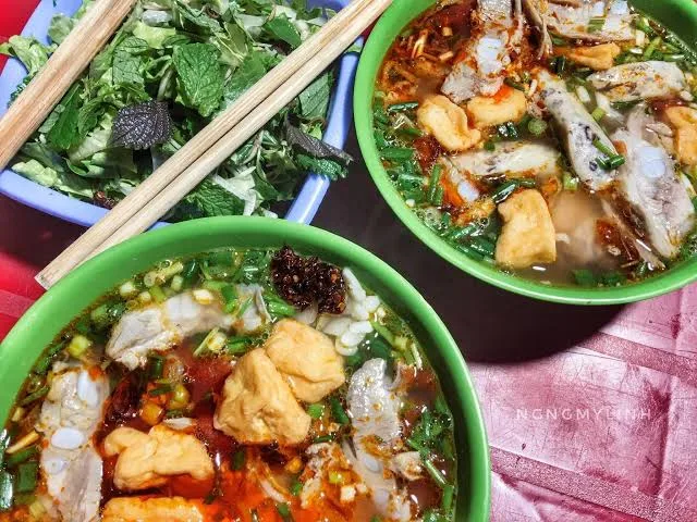 ハンバック・カニ汁麺(Bún Riêu Cua Hàng Bạc / Cô Phát)