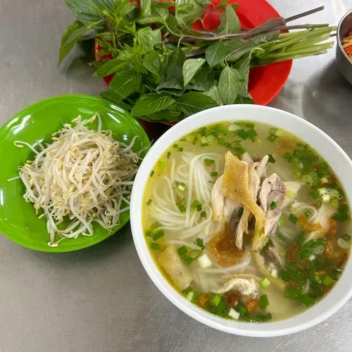 キードン・チキンフォー (Phở Miến Gà Kỳ Đồng)