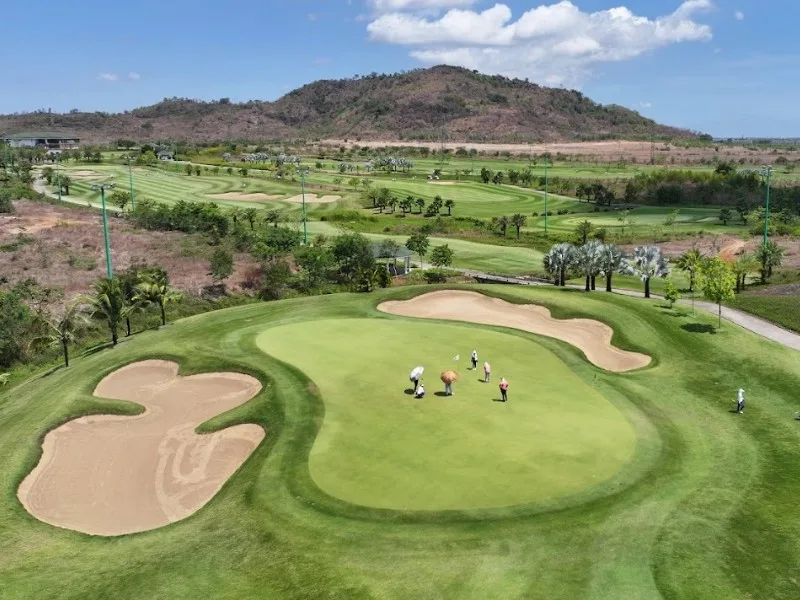 ソナデジ・チャウドゥック・ゴルフコース (Sonadezi Chau Duc Golf Course)