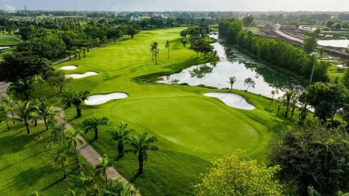 ウェスト・レイクス・ゴルフ＆ヴィラズ (West Lakes Golf & Villas)