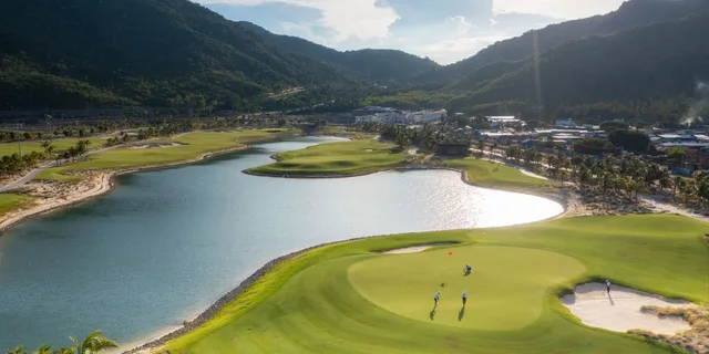 アナラ・ビン・ティ엔・ゴルフ・クラブ (Anara Bình Tiên Golf Club)