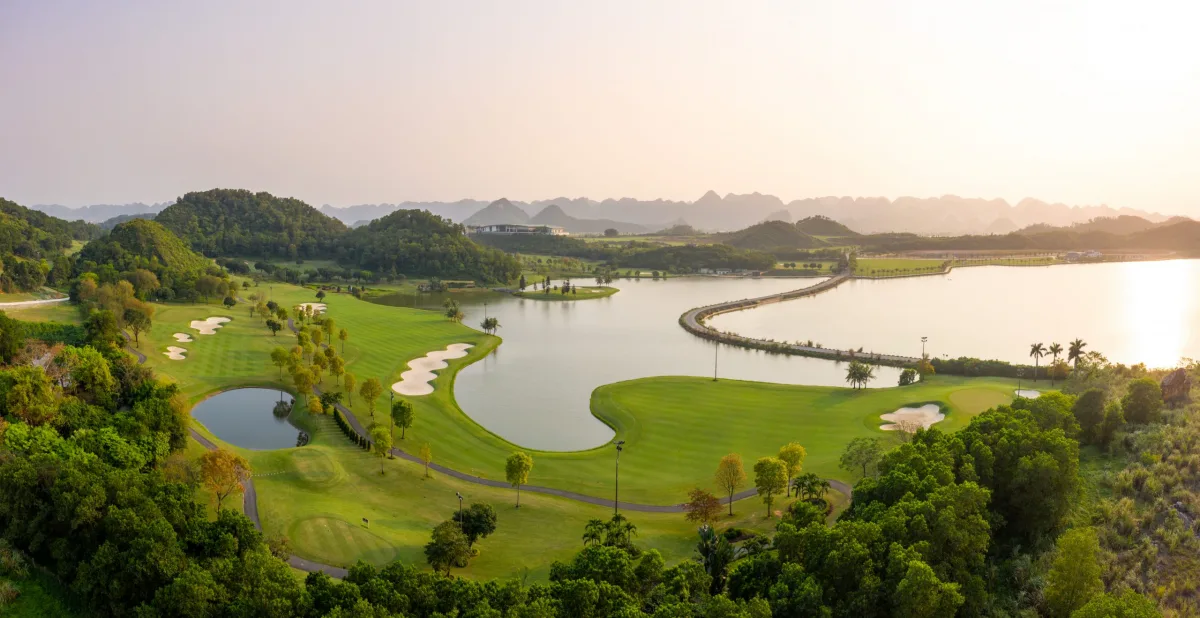 ロイヤル・ゴルフ・コース (Royal Golf Course)