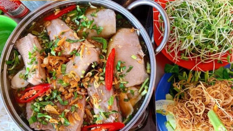 ホアンミン・エイ鍋専門店 (Lau Ca Duoi Hoang Minh)